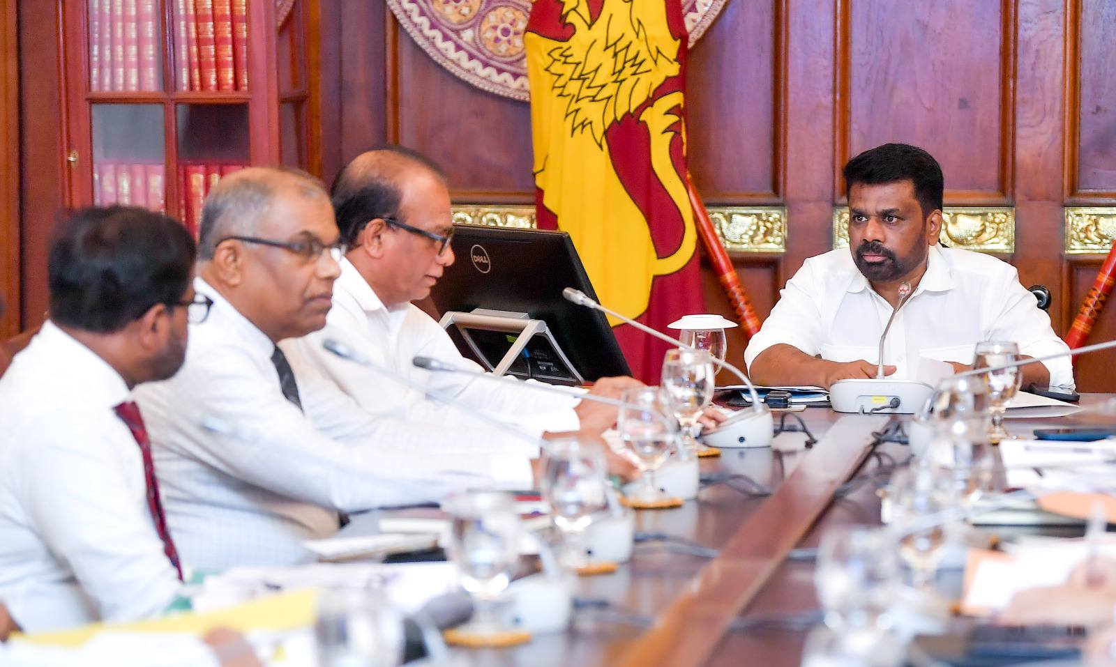  ව්‍යාපෘති සැලසුම් කළ කාලය තුළම අවසන් කරන්න - ජනපති