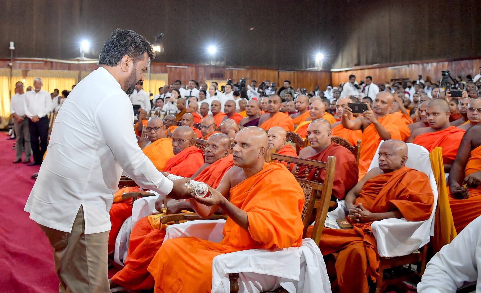 රාජ්‍ය වෙසක් මහෝත්සවය ජනපති සහභාගිත්වයෙන්