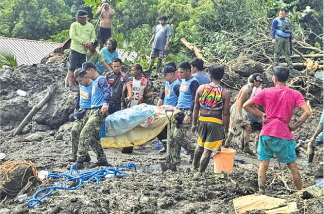 පිලිපීනයේ නායයෑම්වලින් 136ක් මරුට